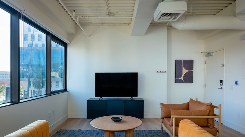 <b>Kasa Sunset Los Angeles Room</b>. Images powered by <a href="https://www.leonardoworldwide.com/" title="Leonardo Worldwide" target="_blank">Leonardo</a>.