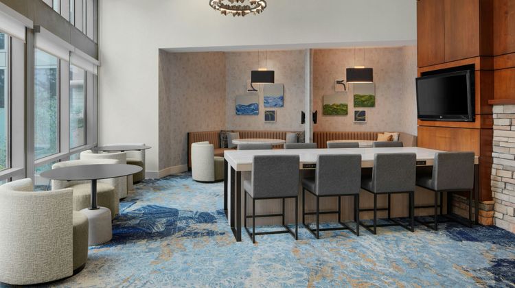 Residence Inn Arlington Courthouse Lobby