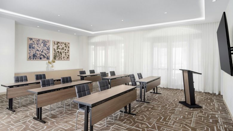 <b>AC Hotel St Petersburg Downtown Meeting</b>. Images powered by <a href="https://www.leonardoworldwide.com/" title="Leonardo Worldwide" target="_blank">Leonardo</a>.