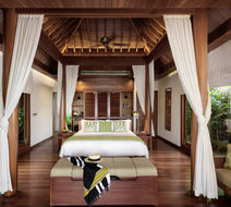 Baros Maldives Lobby