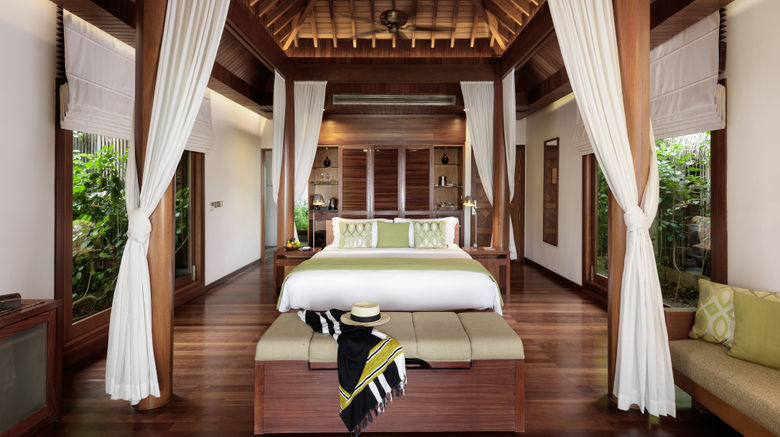 <b>Baros Maldives Lobby</b>. Images powered by <a href=https://www.travelagewest.com/Hotels/Male-Maldives/