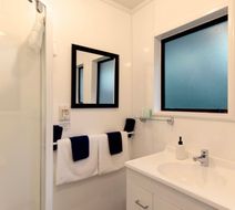 Aotearoa Lodge Room