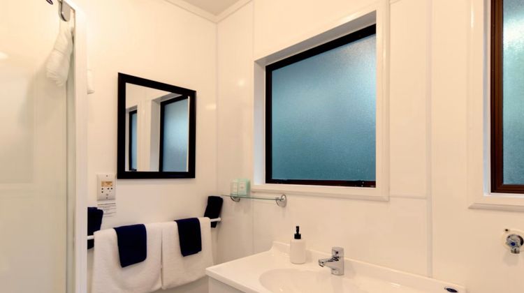 Aotearoa Lodge Room