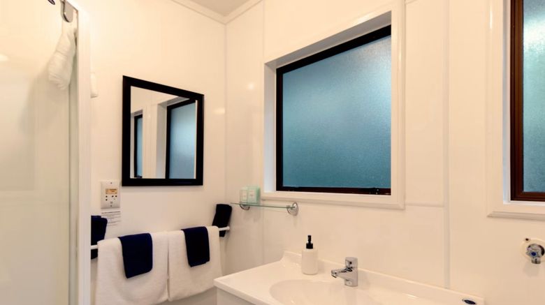 <b>Aotearoa Lodge Room</b>. Images powered by <a href="https://www.leonardoworldwide.com/" title="Leonardo Worldwide" target="_blank">Leonardo</a>.