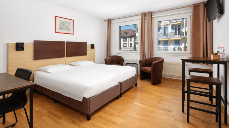 Bon Port Hotel Room