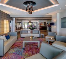 Hotel Beaulac Lobby