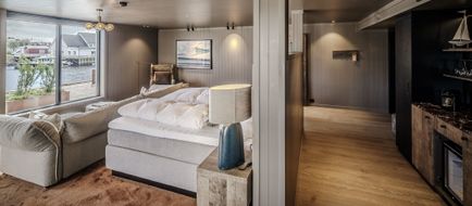 Henningsvaer Bryggehotel Room