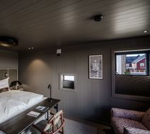 Henningsvaer Bryggehotel Room