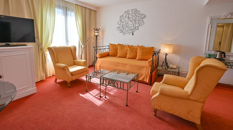 <b>Avignon Grand Hotel Suite</b>. Images powered by <a href="https://www.leonardoworldwide.com/" title="Leonardo Worldwide" target="_blank">Leonardo</a>.