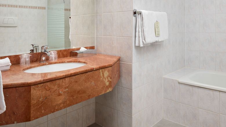 <b>Hotel Le Rive Room</b>. Images powered by <a href="https://www.leonardoworldwide.com/" title="Leonardo Worldwide" target="_blank">Leonardo</a>.