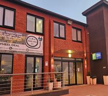 Holiday Inn Express Wigan Exterior