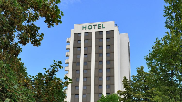 Plaza Inn Exterior