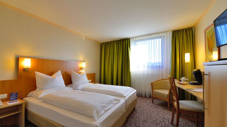 Plaza Inn Room
