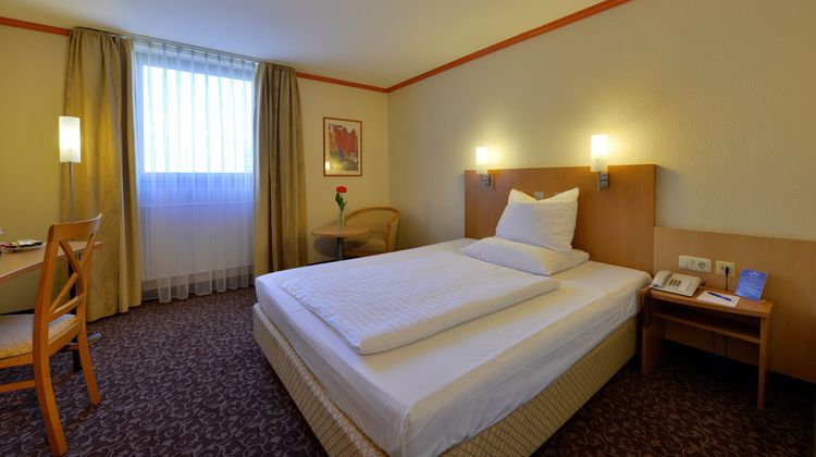 Plaza Inn Room