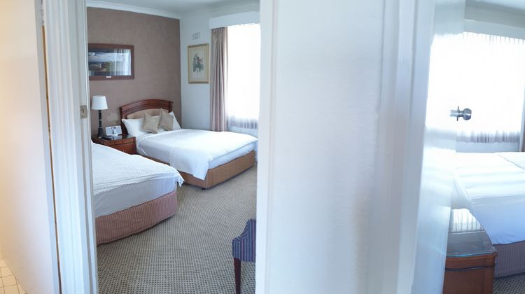 Country Plaza Queanbeyan Room