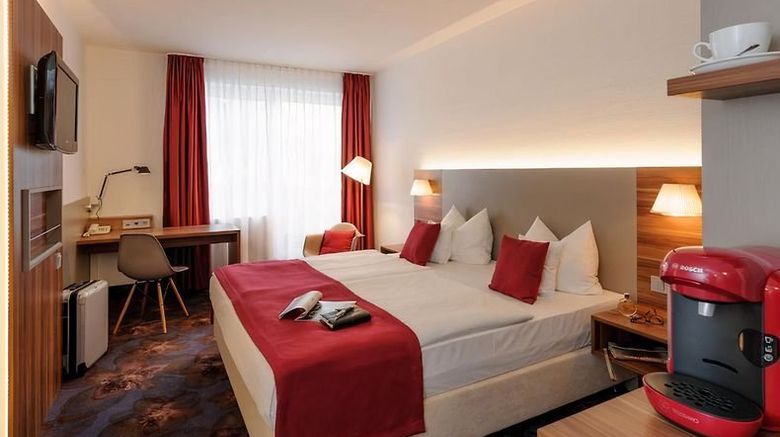<b>Plaza Inn Regensburg Room</b>. Images powered by <a href="https://www.leonardoworldwide.com/" title="Leonardo Worldwide" target="_blank">Leonardo</a>.