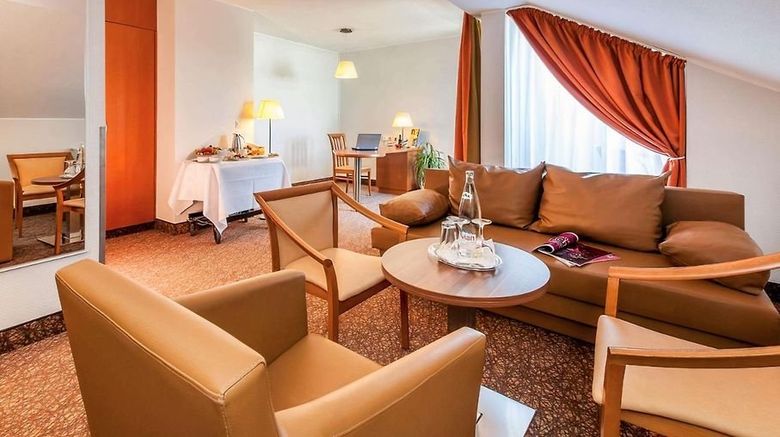 <b>Plaza Inn Regensburg Room</b>. Images powered by <a href="https://www.leonardoworldwide.com/" title="Leonardo Worldwide" target="_blank">Leonardo</a>.