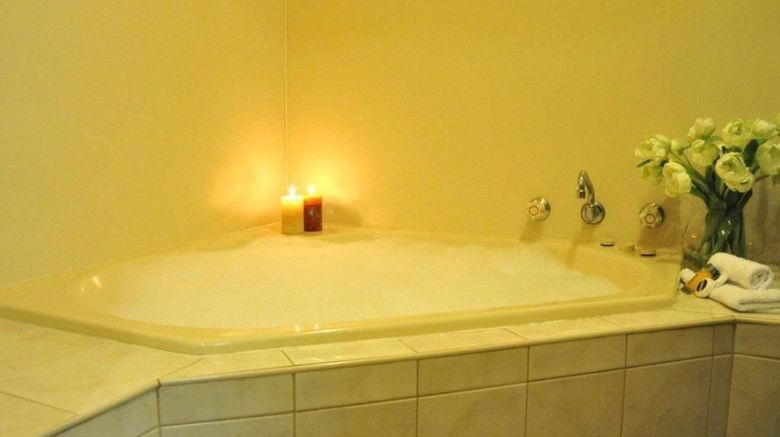 <b>High Country Motor Inn Room</b>. Images powered by <a href="https://www.leonardoworldwide.com/" title="Leonardo Worldwide" target="_blank">Leonardo</a>.