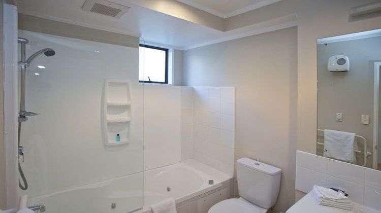 Kauri Court Motel Room