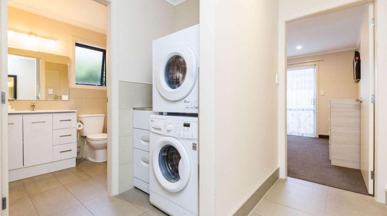 <b>Kauri Court Motel Room</b>. Images powered by <a href="https://www.leonardoworldwide.com/" title="Leonardo Worldwide" target="_blank">Leonardo</a>.