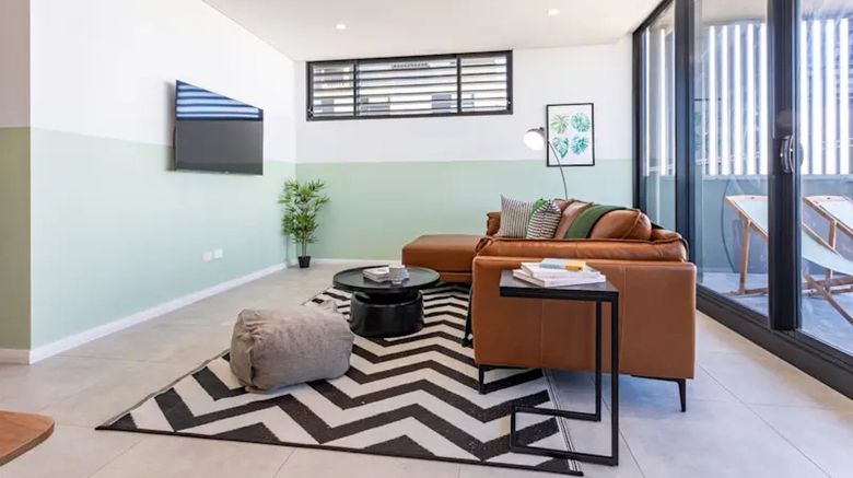 <b>Kula Wollongong Room</b>. Images powered by <a href="https://www.leonardoworldwide.com/" title="Leonardo Worldwide" target="_blank">Leonardo</a>.