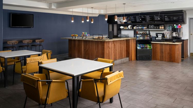 Courtyard by Marriott Barefoot Landing Restaurant