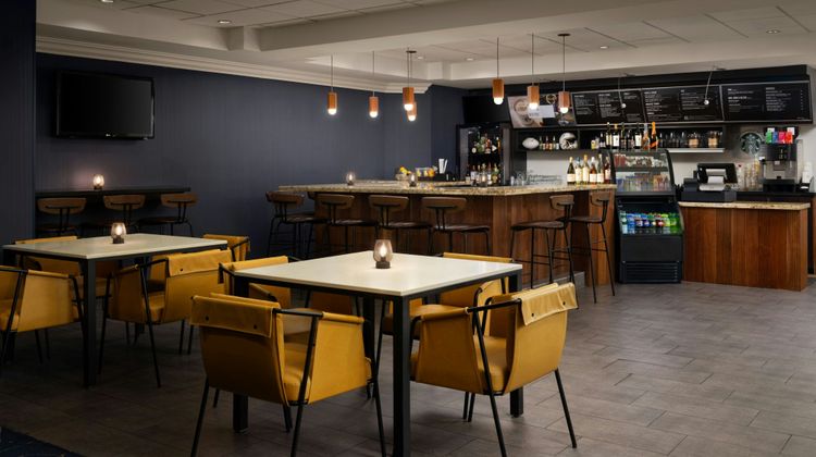 Courtyard by Marriott Barefoot Landing Restaurant