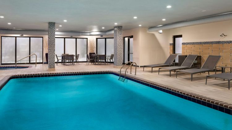 Courtyard by Marriott Barefoot Landing Pool