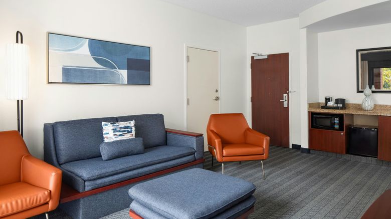 <b>Courtyard Knoxville Airport Alcoa Room</b>. Images powered by <a href="https://www.leonardoworldwide.com/" title="Leonardo Worldwide" target="_blank">Leonardo</a>.