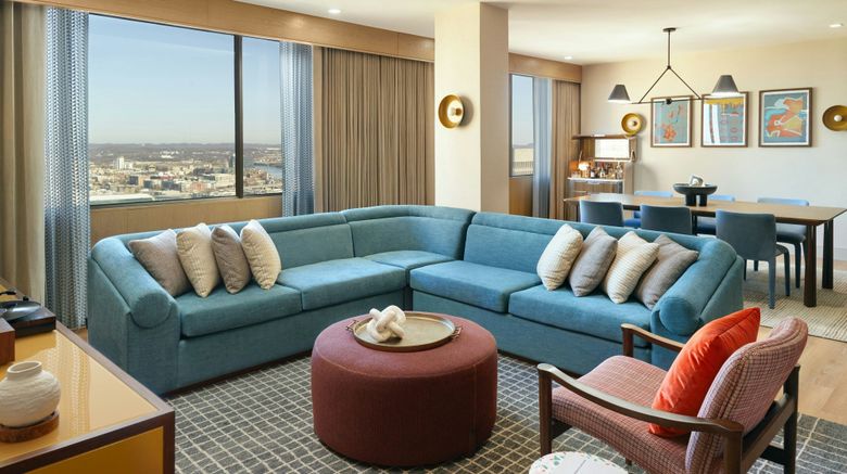 <b>Sheraton Grand Nashville Downtown Suite</b>. Images powered by <a href="https://www.leonardoworldwide.com/" title="Leonardo Worldwide" target="_blank">Leonardo</a>.