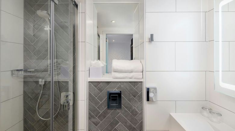 <b>Four Points Flex London Shoreditch East Room</b>. Images powered by <a href="https://www.leonardoworldwide.com/" title="Leonardo Worldwide" target="_blank">Leonardo</a>.