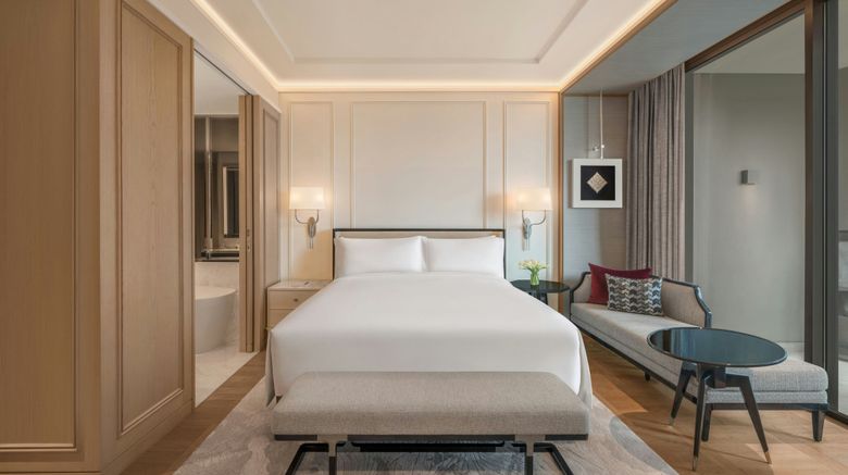 <b>The Ritz-Carlton, Bangkok Room</b>. Images powered by <a href="https://www.leonardoworldwide.com/" title="Leonardo Worldwide" target="_blank">Leonardo</a>.