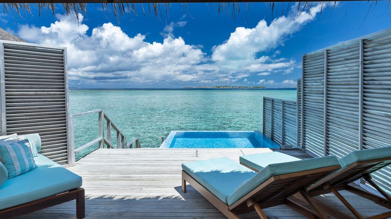 <b>Velassaru Maldives Pool</b>. Images powered by <a href="https://www.leonardoworldwide.com/" title="Leonardo Worldwide" target="_blank">Leonardo</a>.