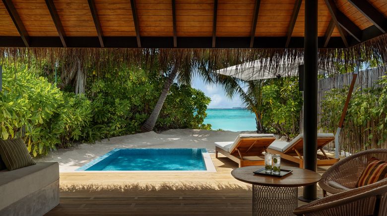 <b>Velassaru Maldives Pool</b>. Images powered by <a href="https://www.leonardoworldwide.com/" title="Leonardo Worldwide" target="_blank">Leonardo</a>.
