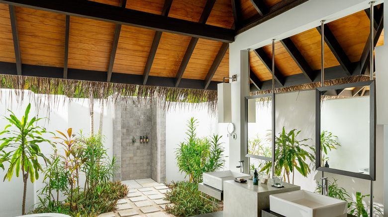 <b>Velassaru Maldives Room</b>. Images powered by <a href="https://www.leonardoworldwide.com/" title="Leonardo Worldwide" target="_blank">Leonardo</a>.