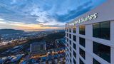 Holiday Inn & Suites Penang Prai Exterior