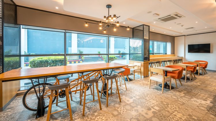 Holiday Inn Express Knowledge Park Restaurant