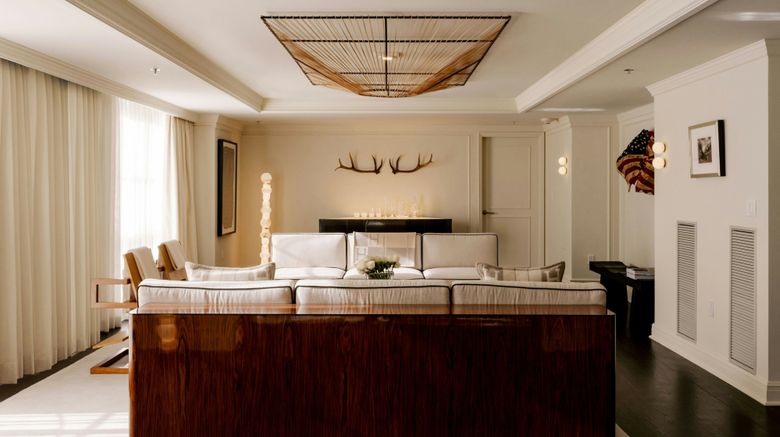<b>The St. Regis Aspen Resort Room</b>. Images powered by <a href="https://www.leonardoworldwide.com/" title="Leonardo Worldwide" target="_blank">Leonardo</a>.