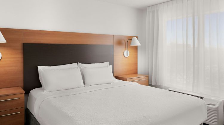 TownePlace Suites Chicago Naperville Suite