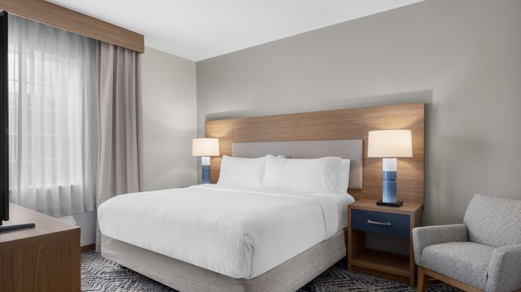 Candlewood Suites Alexandria Room