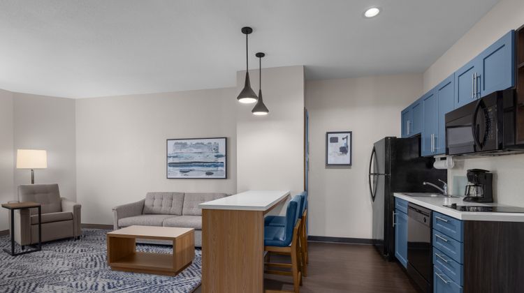 Candlewood Suites Alexandria Room