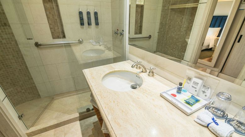 <b>Four Points by Sheraton Medellin Room</b>. Images powered by <a href="https://www.leonardoworldwide.com/" title="Leonardo Worldwide" target="_blank">Leonardo</a>.