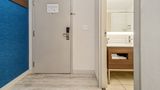 Holiday Inn Express & Stes Medicine Hat Room
