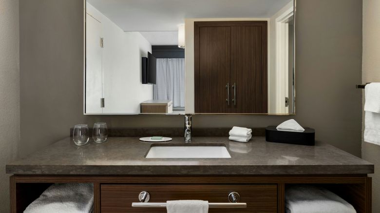 <b>Courtyard by Marriott Richmond Chester Room</b>. Images powered by <a href="https://www.leonardoworldwide.com/" title="Leonardo Worldwide" target="_blank">Leonardo</a>.