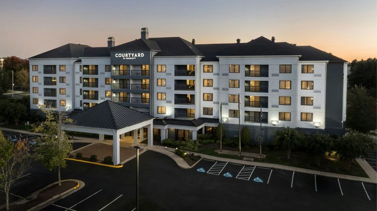 Courtyard by Marriott Richmond Chester Exterior