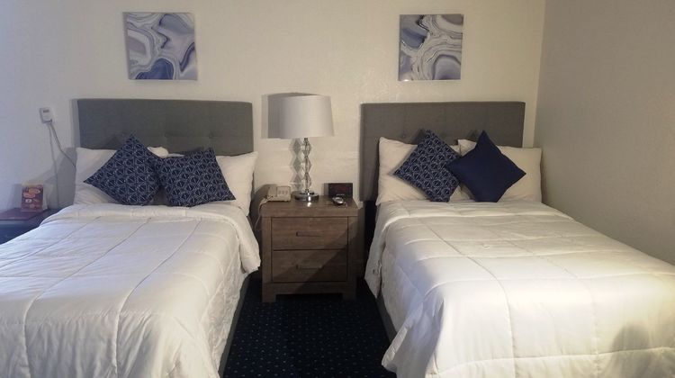 Stanford Motor Inn Room