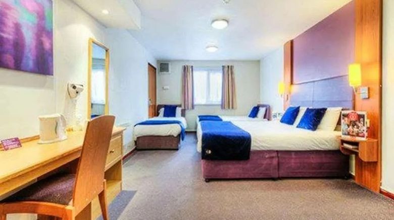 <b>V Lodge Manchester Room</b>. Images powered by <a href="https://www.leonardoworldwide.com/" title="Leonardo Worldwide" target="_blank">Leonardo</a>.