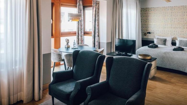 <b>Townhouse Berlin Room</b>. Images powered by <a href="https://www.leonardoworldwide.com/" title="Leonardo Worldwide" target="_blank">Leonardo</a>.