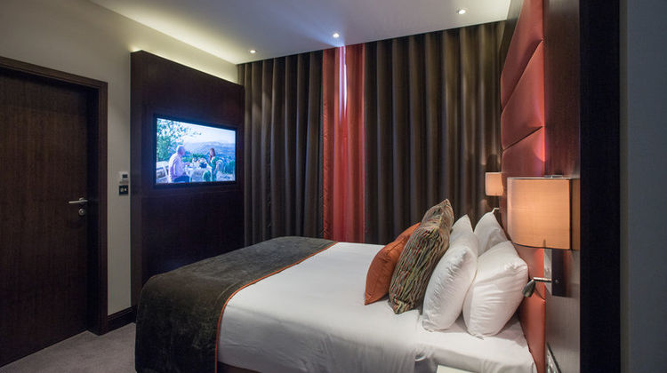 St George's Hotel Wembley Room