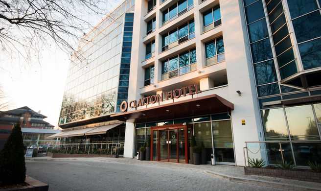Clayton Hotel Chiswick Exterior